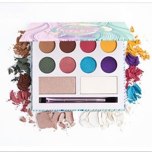LAURA MAKEUP LABS
Moods Eyeshadow and Highlighter Palette (Value $35)